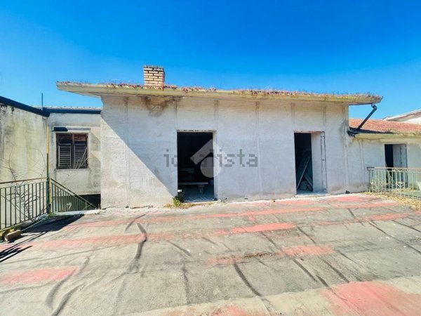 casa semindipendente in vendita a Roccabascerana in zona Squillani