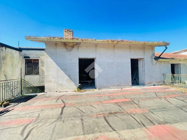 casa semindipendente in vendita a Roccabascerana in zona Squillani