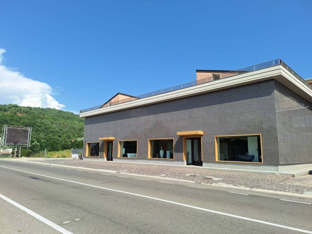 negozio in vendita a Roccabascerana in zona Tufara