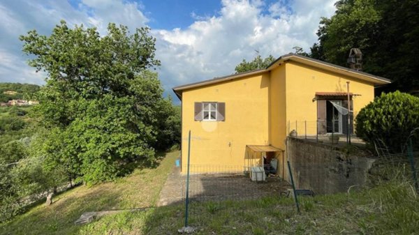 casa indipendente in vendita a Roccabascerana