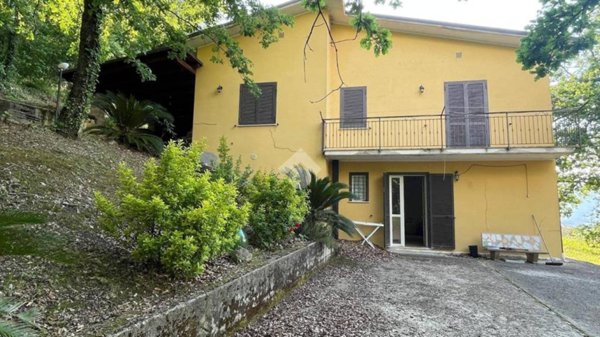 casa indipendente in vendita a Roccabascerana