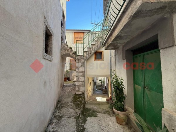 casa indipendente in vendita a Roccabascerana