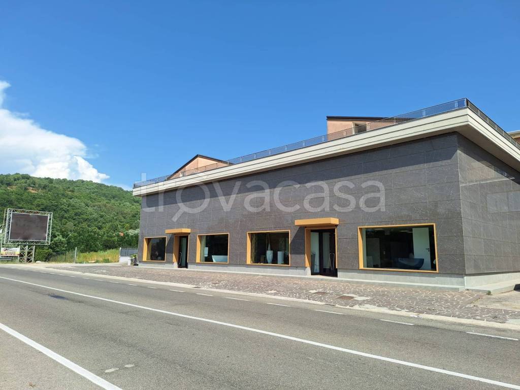negozio in vendita a Roccabascerana in zona Tufara