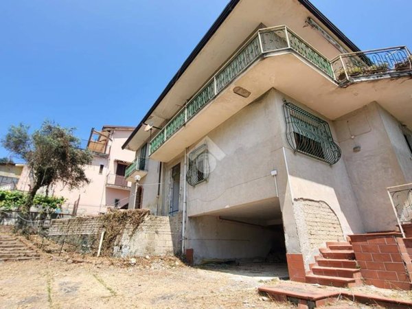 casa indipendente in vendita a Roccabascerana