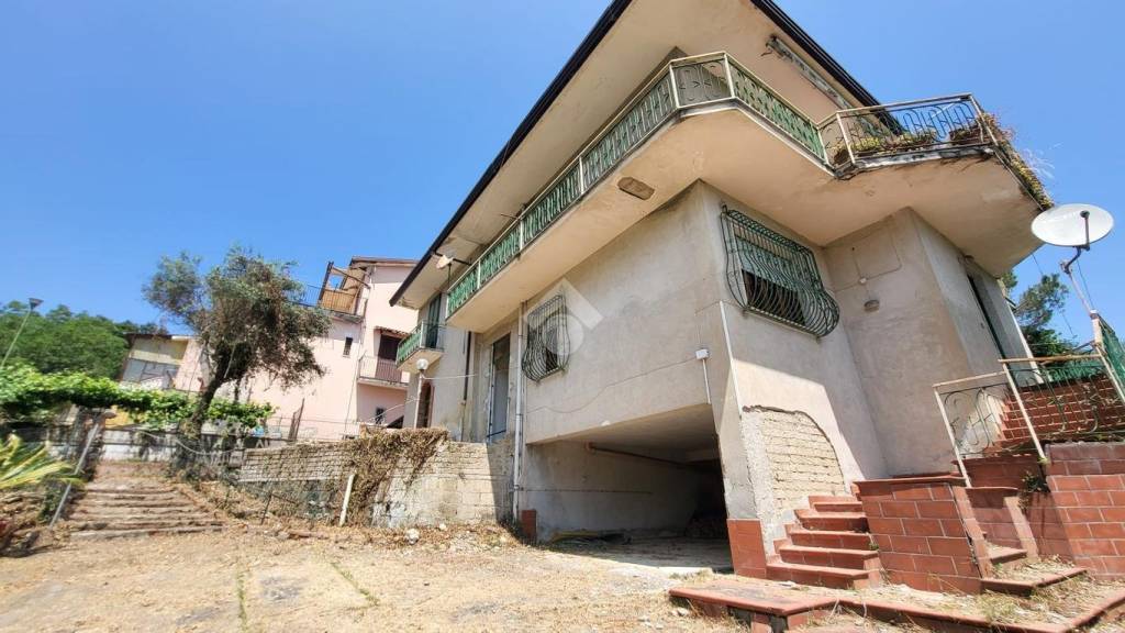 casa indipendente in vendita a Roccabascerana