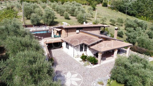 casa indipendente in vendita a Roccabascerana