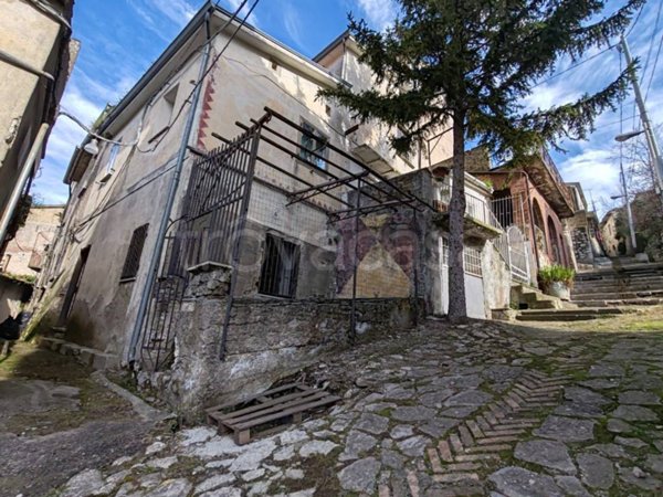 casa indipendente in vendita a Roccabascerana