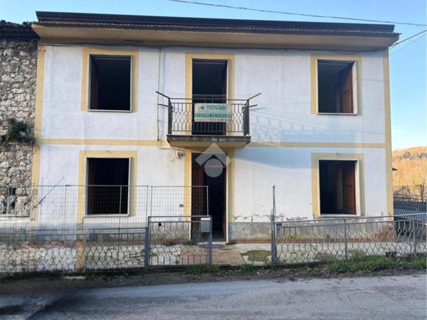 casa indipendente in vendita a Roccabascerana