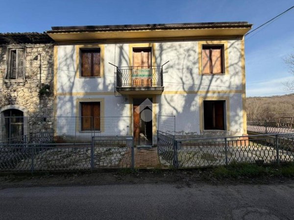 casa indipendente in vendita a Roccabascerana