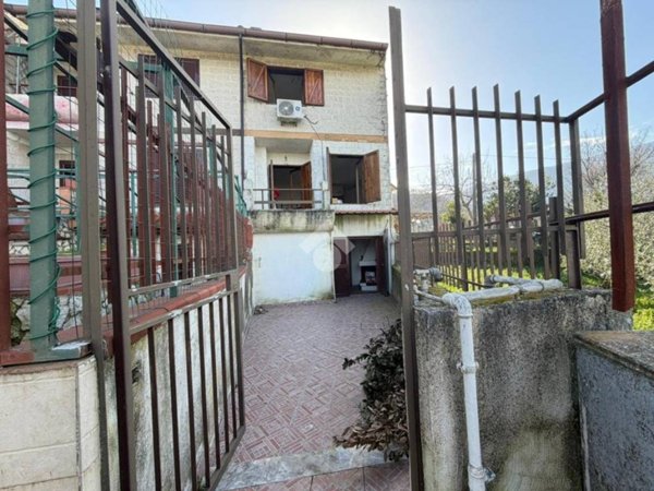 casa indipendente in vendita a Roccabascerana
