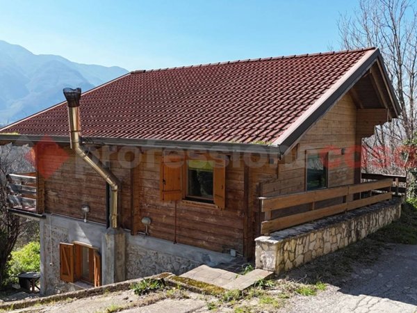 casa indipendente in vendita a Roccabascerana