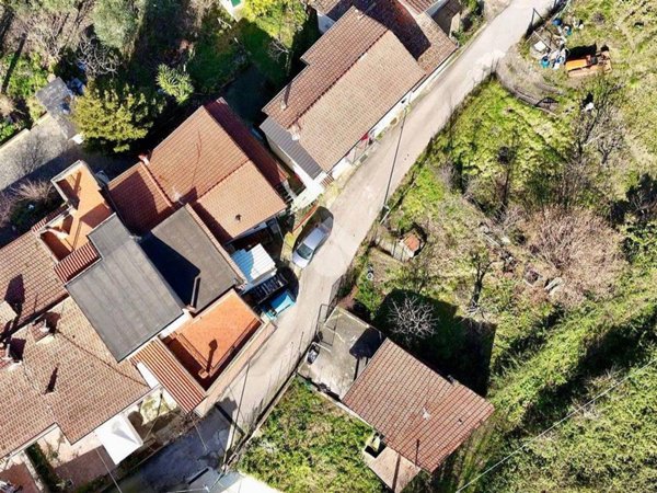 casa indipendente in vendita a Roccabascerana in zona Tuoro