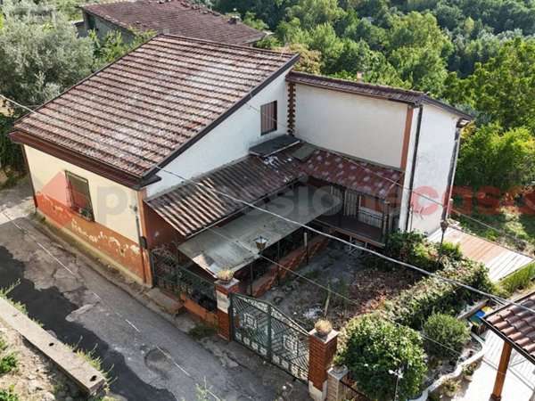 casa indipendente in vendita a Roccabascerana
