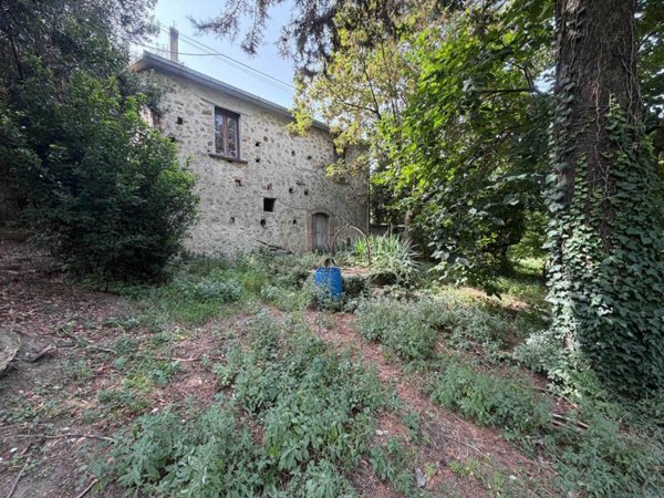 casa indipendente in vendita a Roccabascerana in zona Tuoro
