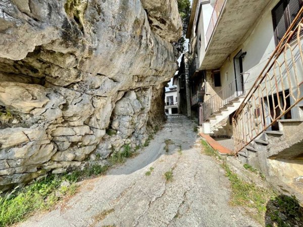 casa indipendente in vendita a Roccabascerana