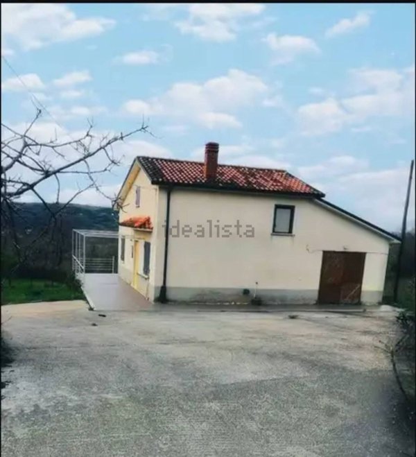 casa indipendente in vendita a Rocca San Felice