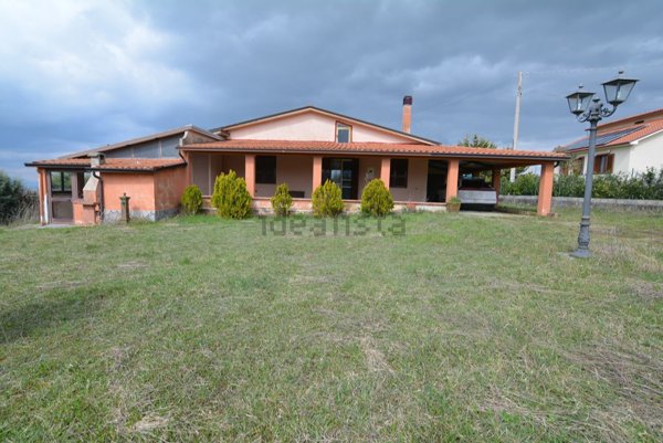casa indipendente in vendita a Rocca San Felice