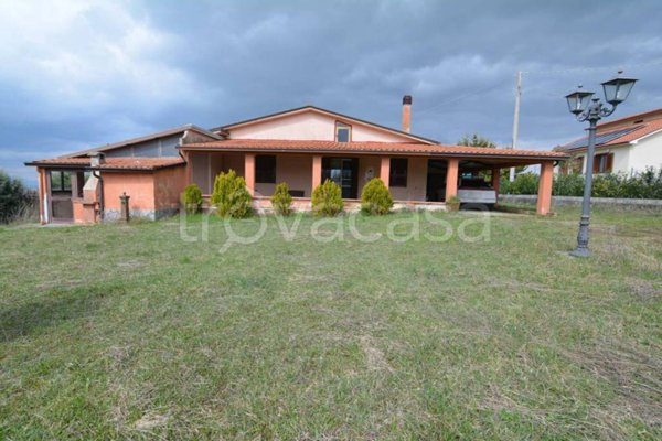 casa indipendente in vendita a Rocca San Felice