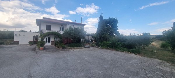 casa indipendente in vendita a Rocca San Felice