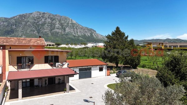 casa indipendente in vendita a Rotondi
