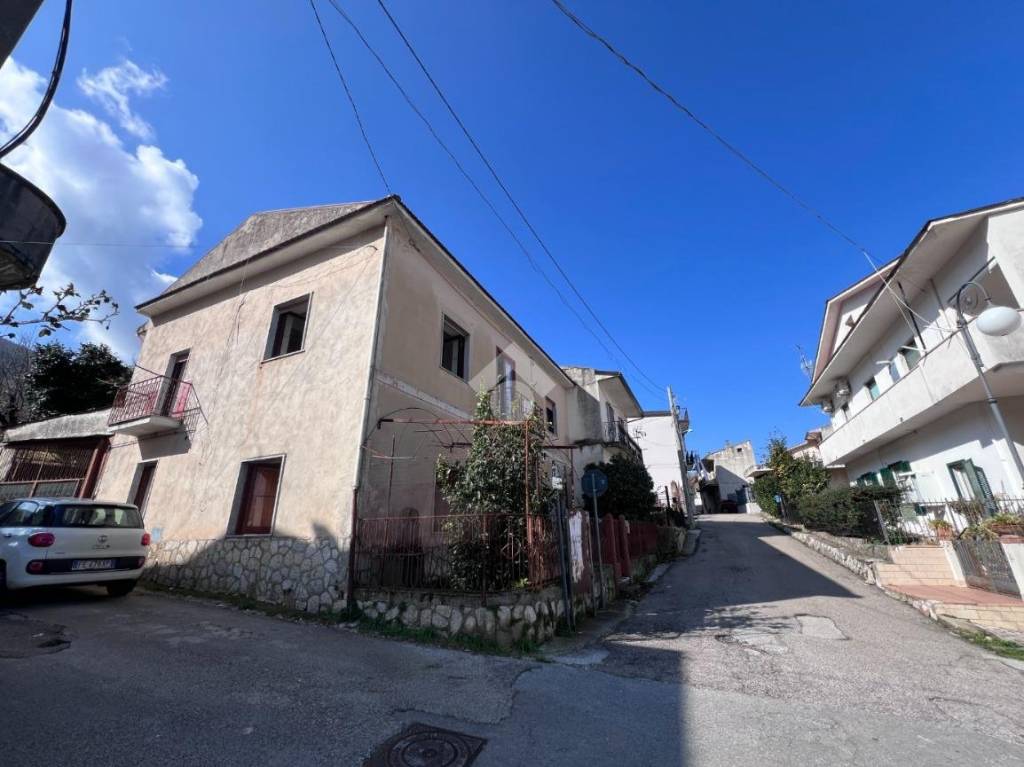 casa indipendente in vendita a Rotondi