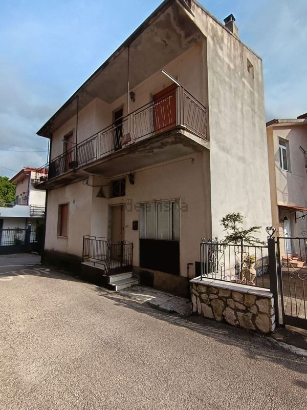 casa indipendente in vendita a Rotondi