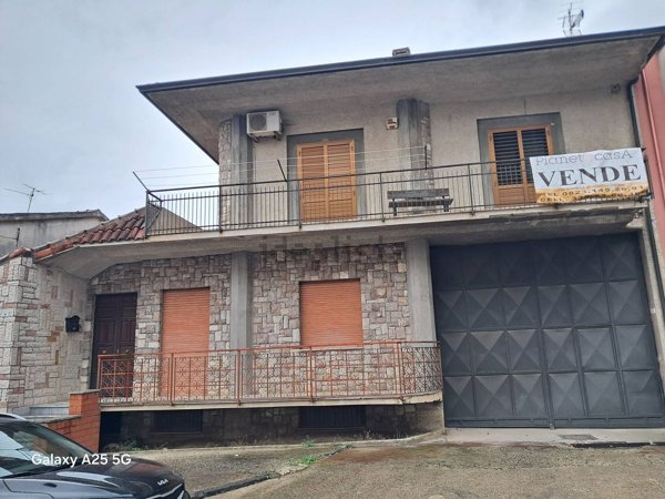 casa indipendente in vendita a Rotondi