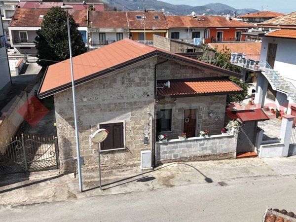 casa indipendente in vendita a Rotondi