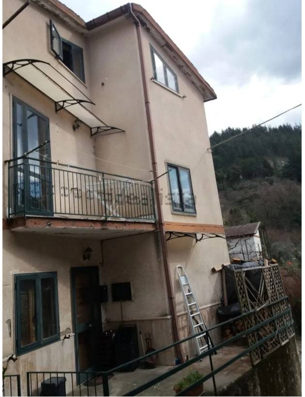 casa indipendente in vendita a Salza Irpina