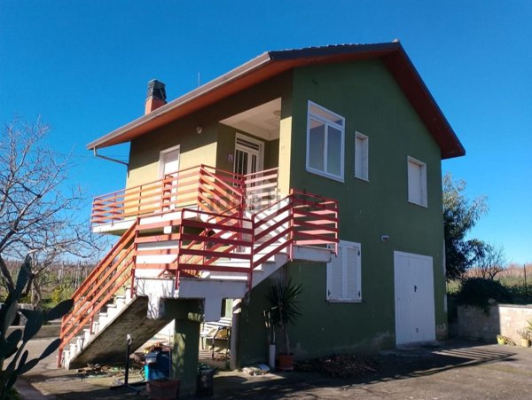 casa indipendente in vendita a San Mango sul Calore