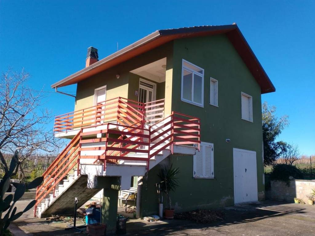 casa indipendente in vendita a San Mango sul Calore