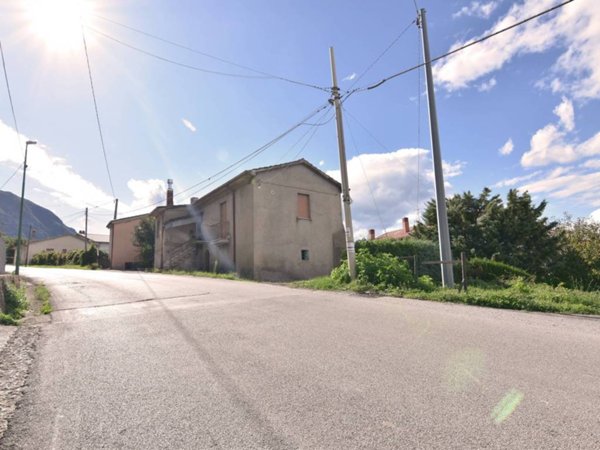 casa indipendente in vendita a San Mango sul Calore