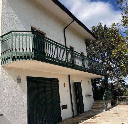 casa indipendente in vendita a San Mango sul Calore