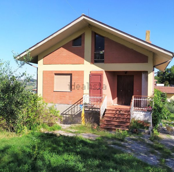 casa indipendente in vendita a San Mango sul Calore