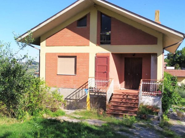 casa indipendente in vendita a San Mango sul Calore