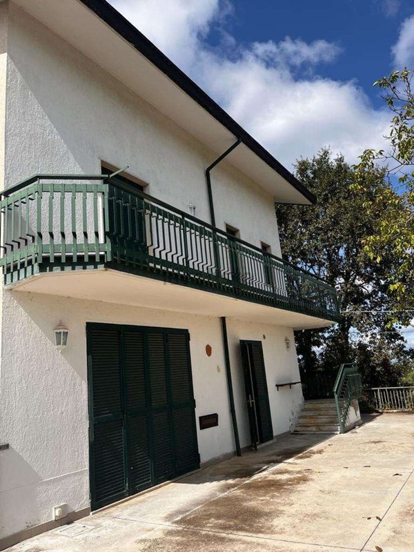 casa indipendente in vendita a San Mango sul Calore