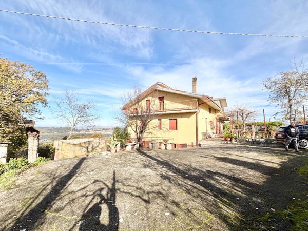casa indipendente in vendita a San Mango sul Calore