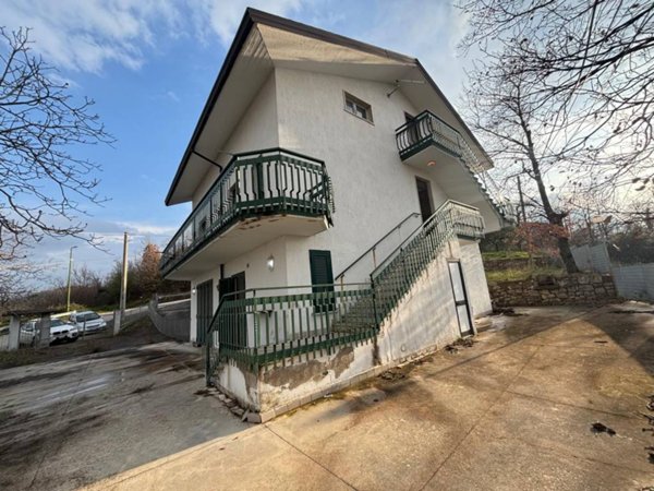 casa indipendente in vendita a San Mango sul Calore