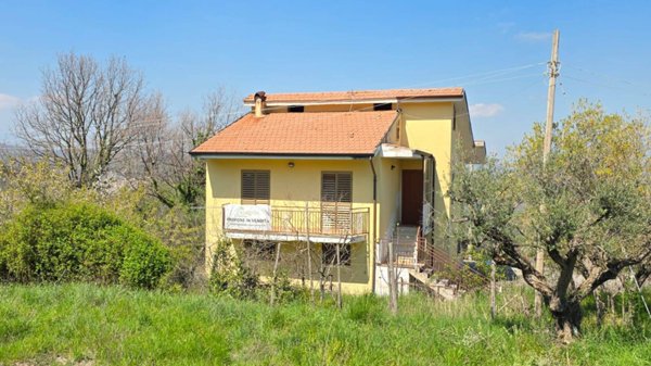 casa indipendente in vendita a San Mango sul Calore