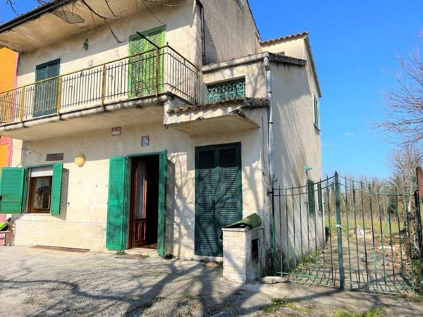 casa indipendente in vendita a San Martino Valle Caudina