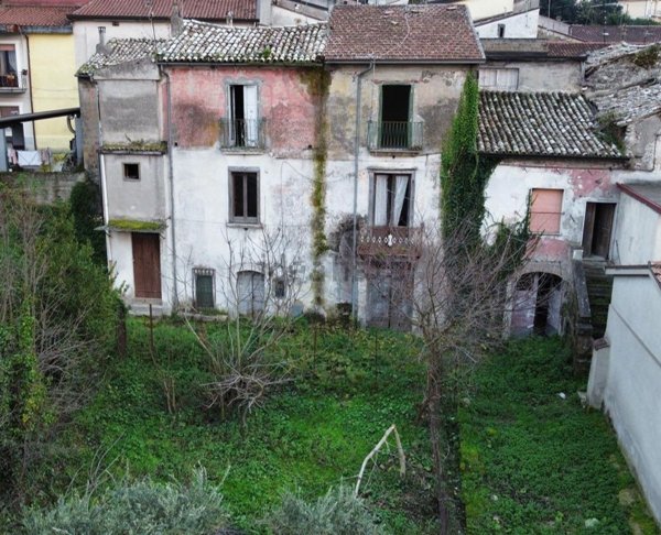 casa semindipendente in vendita a San Martino Valle Caudina