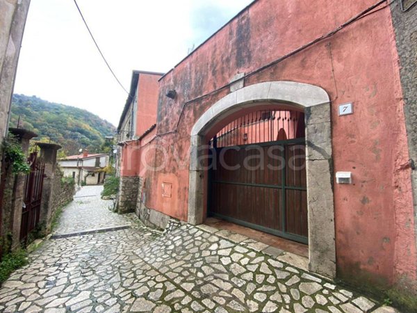 casa indipendente in vendita a San Martino Valle Caudina