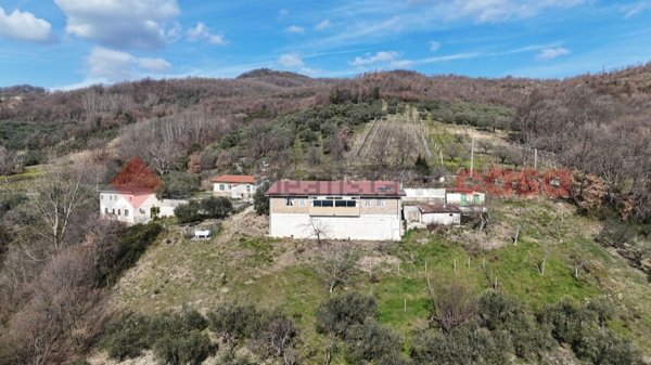 casa indipendente in vendita a San Martino Valle Caudina
