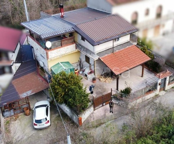 casa indipendente in vendita a San Martino Valle Caudina