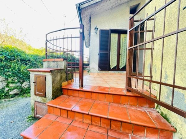 casa indipendente in vendita a San Martino Valle Caudina