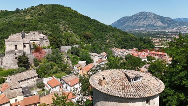 casa indipendente in vendita a San Martino Valle Caudina