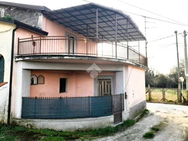 casa indipendente in vendita a San Martino Valle Caudina