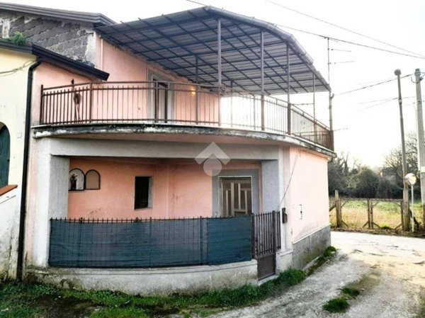casa indipendente in vendita a San Martino Valle Caudina