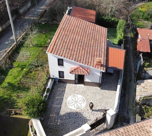 casa indipendente in vendita a San Martino Valle Caudina