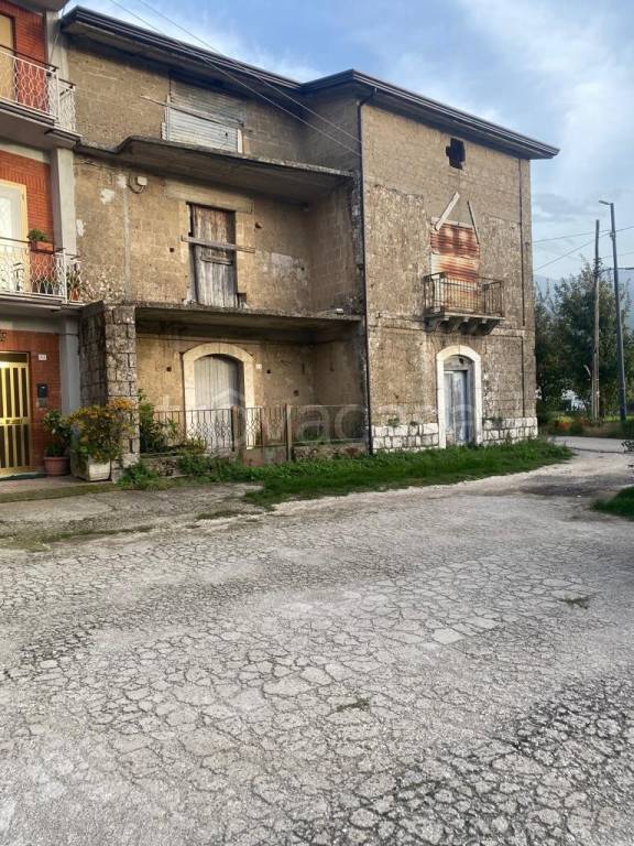 casa indipendente in vendita a San Martino Valle Caudina